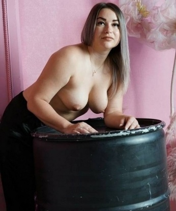 Юличка, 33